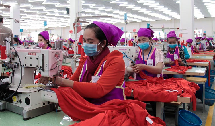 Промышленность тайланда. Камбоджа промышленность. Текстильная промышленность Таиланда. Текстильная фабрика в Индонезии.