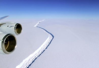 WORLD-AMERICAS | Satellite imagery shows Antarctic ice shelf crumbling faster than thought