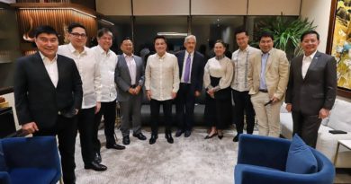 COMICS: Mani D’ Nut | SB 11 : Trending Group in the Phil. Senate.. Singing ” WALK OUT- BYE BYE!! – Yak!! COMICS: Mani D’ Nut | SB 11 : Trending Group in the Phil. Senate.. Singing ” WALK OUT- BYE BYE!! – Yak!!